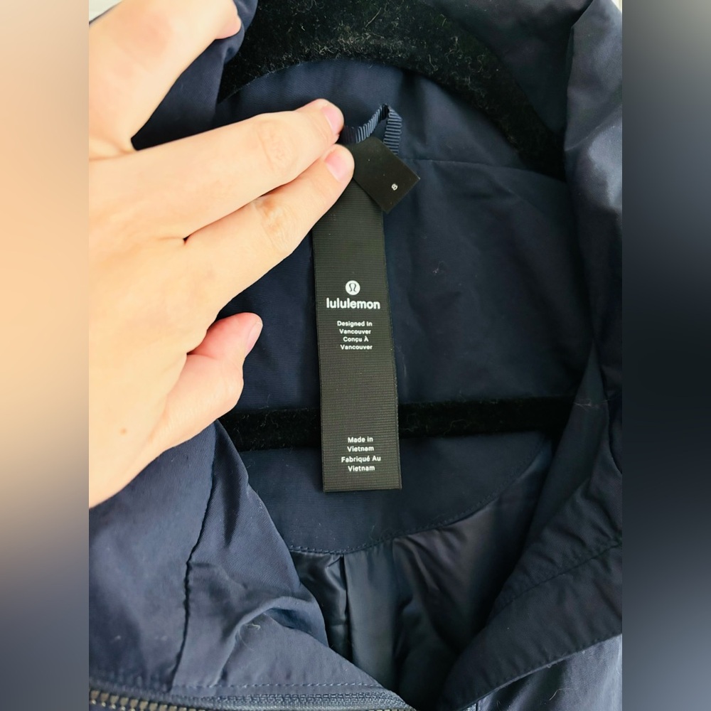 Lululemon Effortless Jacket - Picture 4 of 6
